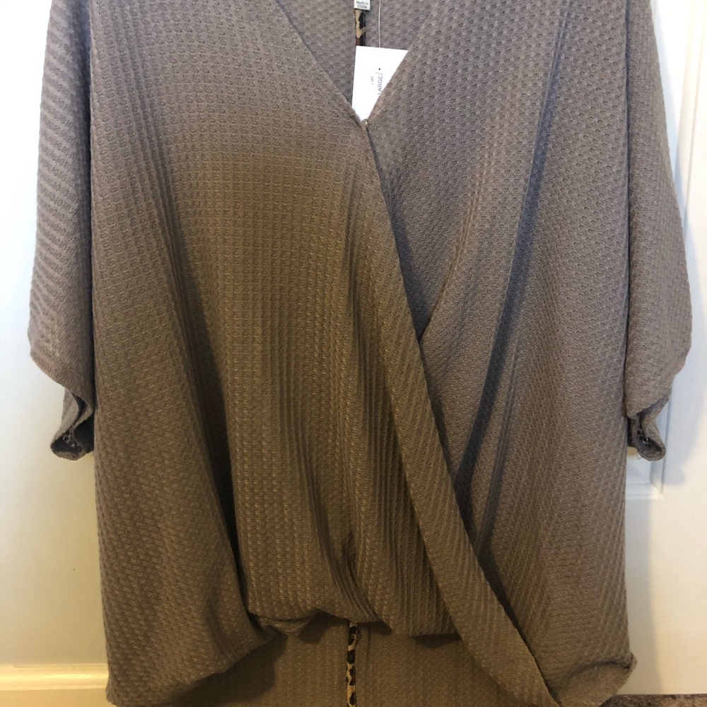 Brown short sleeve shirt